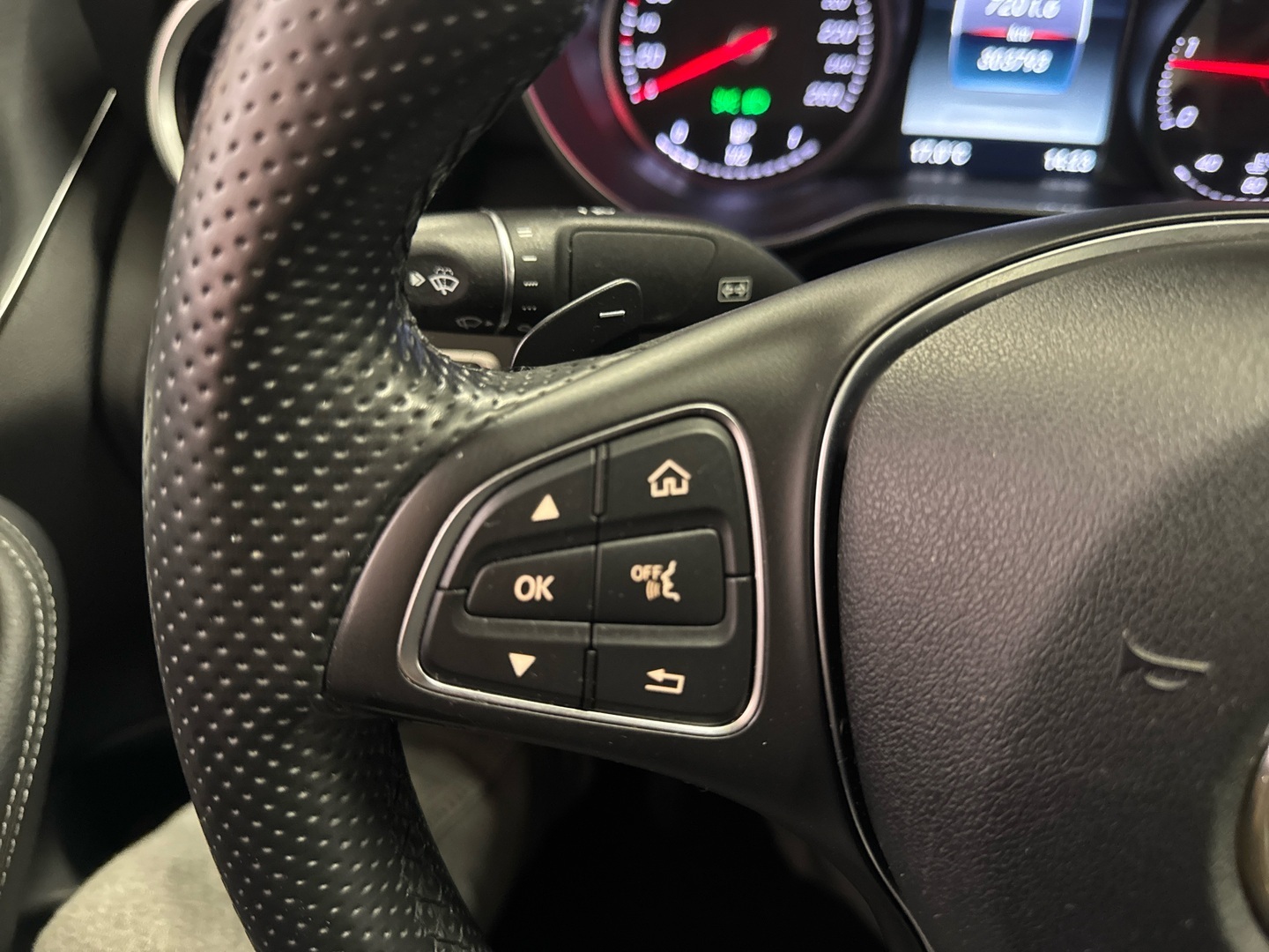 MERCEDES-BENZ C 2015