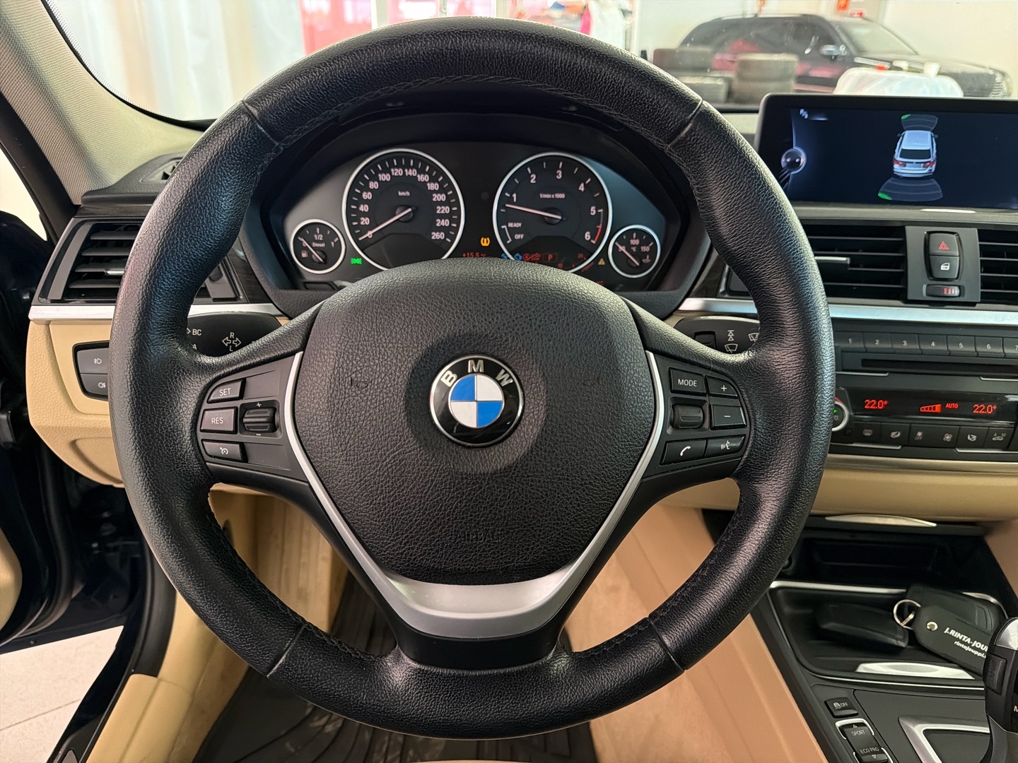 BMW 330 2014