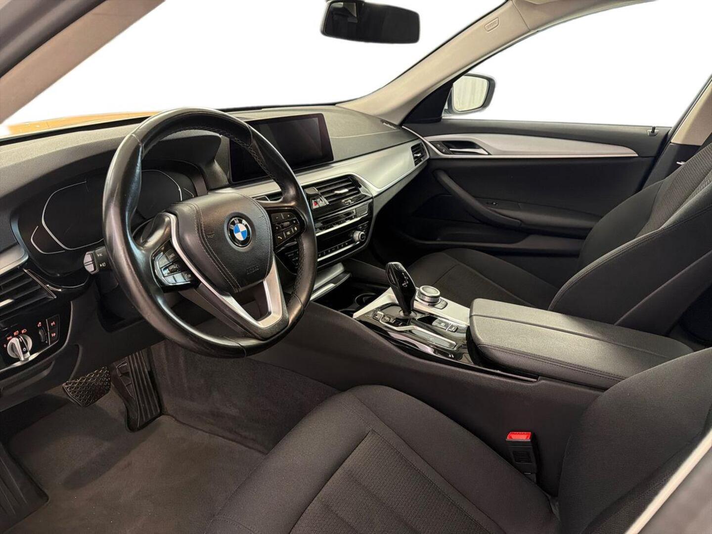 BMW 520 2021