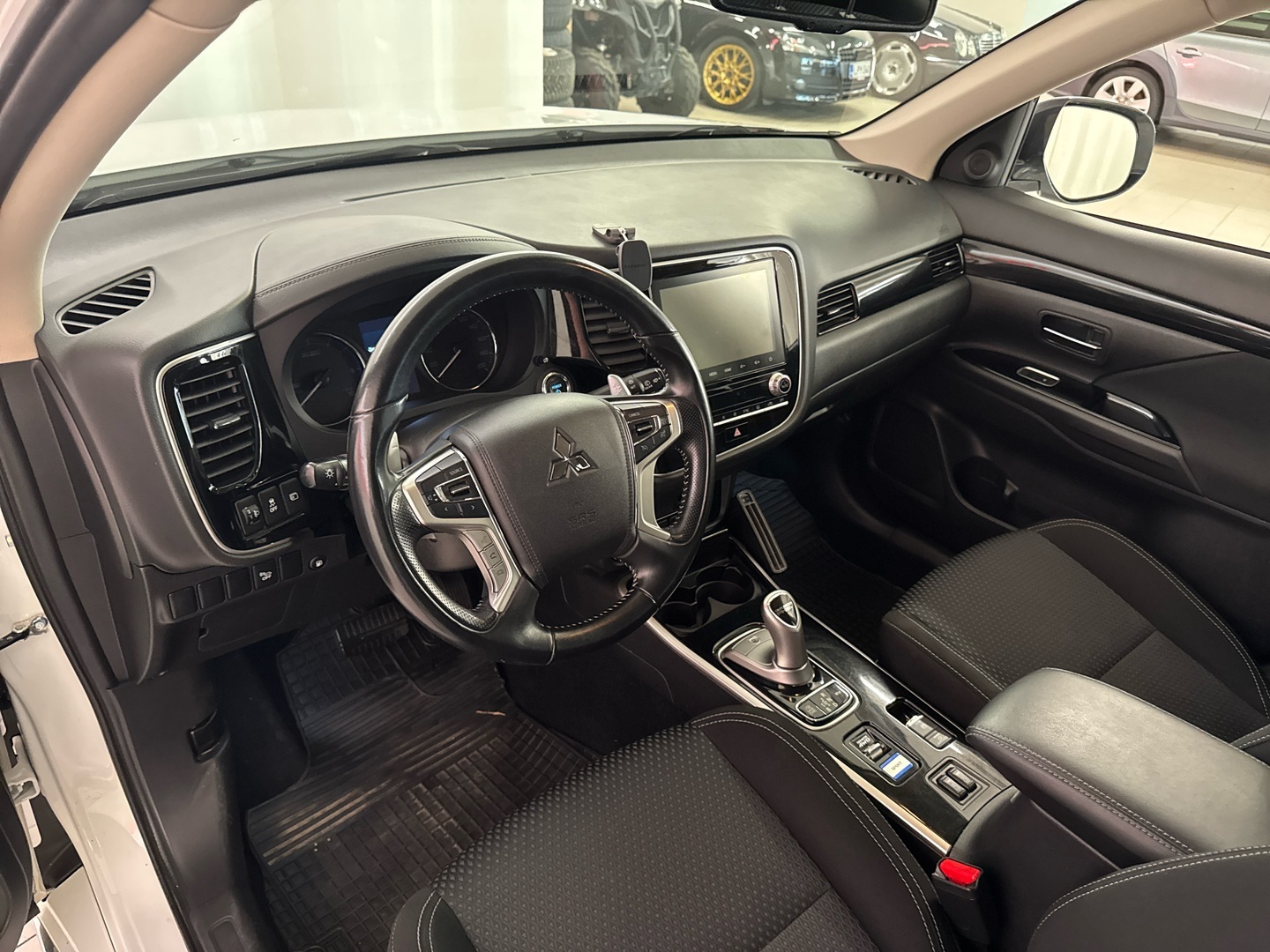 MITSUBISHI Outlander PHEV 2020