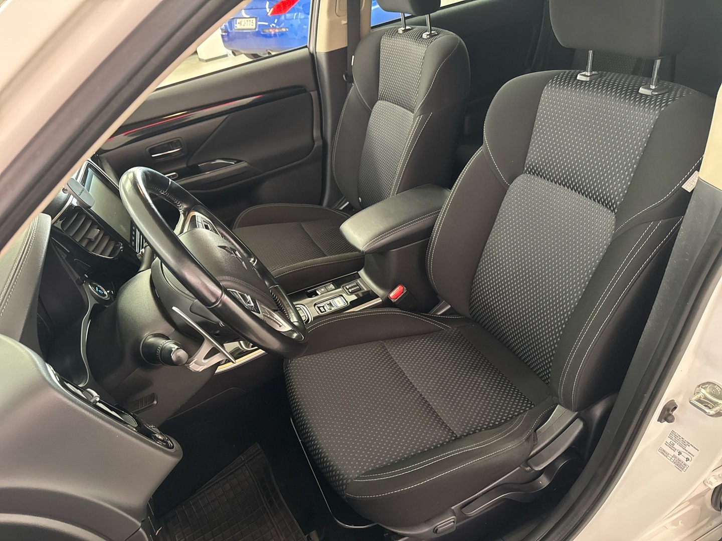 MITSUBISHI Outlander PHEV 2020