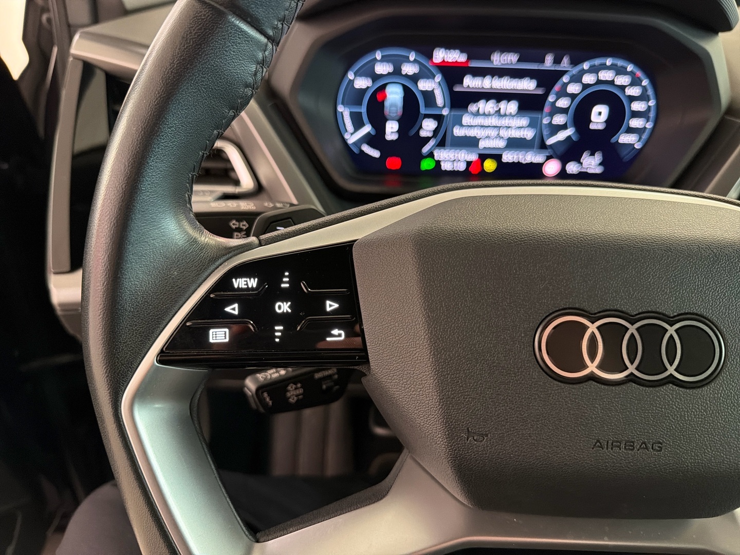 AUDI Q4 e-tron 2023