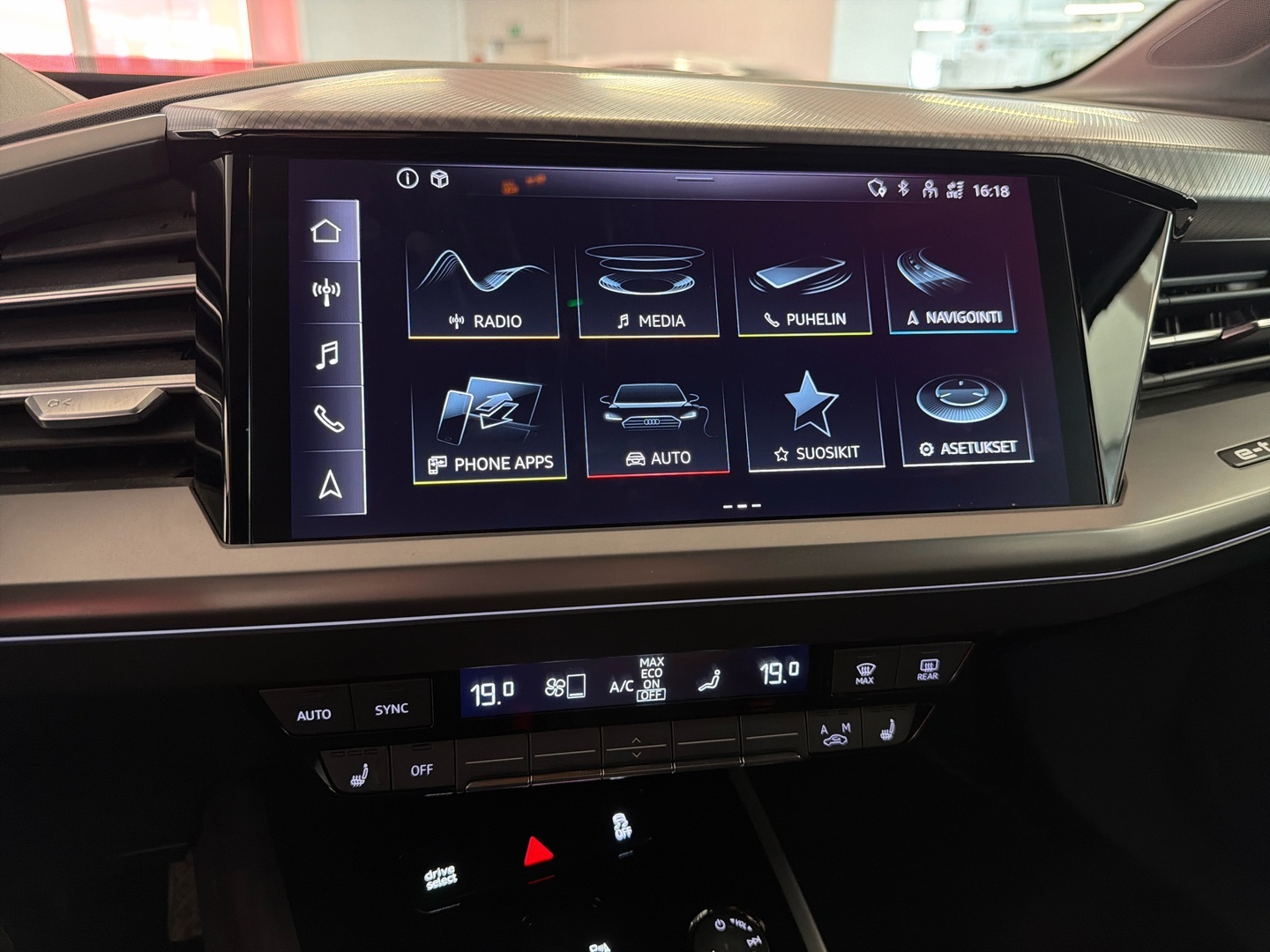 AUDI Q4 e-tron 2023