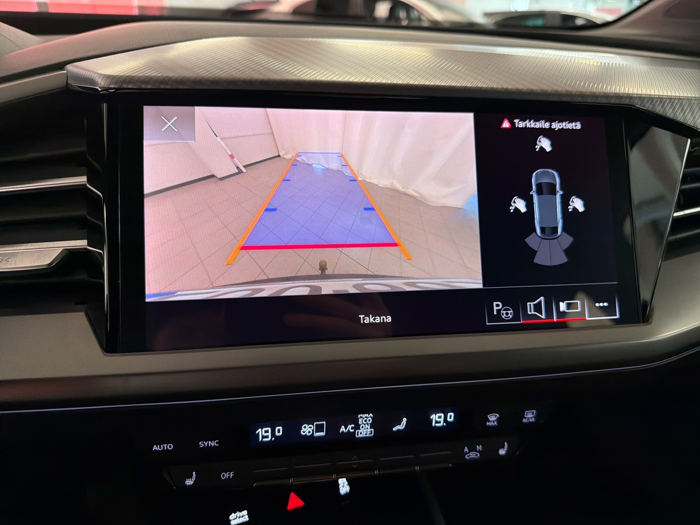 AUDI Q4 e-tron 2023