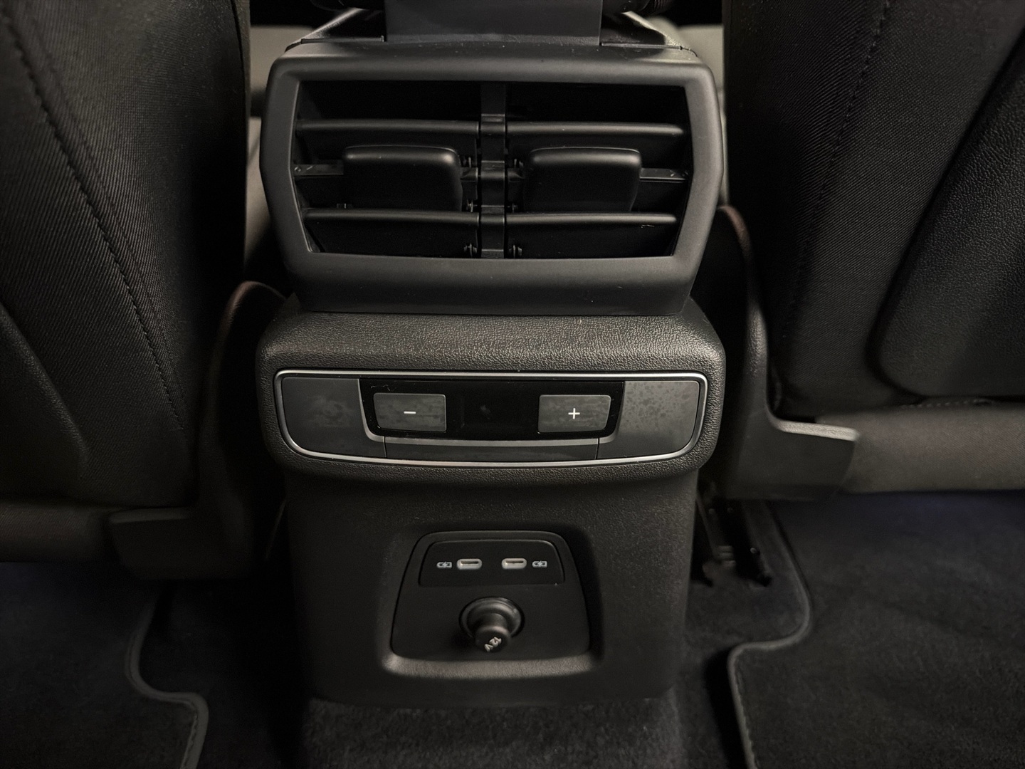 AUDI Q4 e-tron 2023