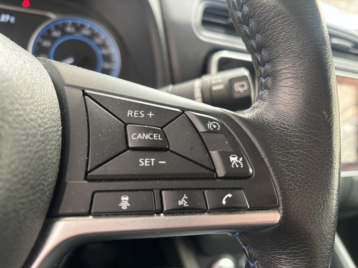 NISSAN Leaf 2021
