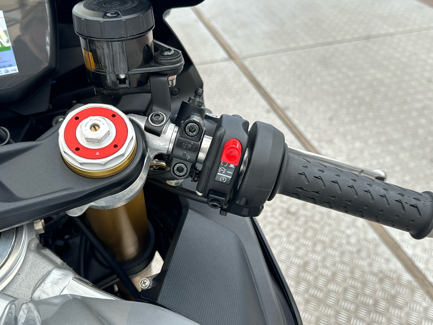 APRILIA RSV4 2017