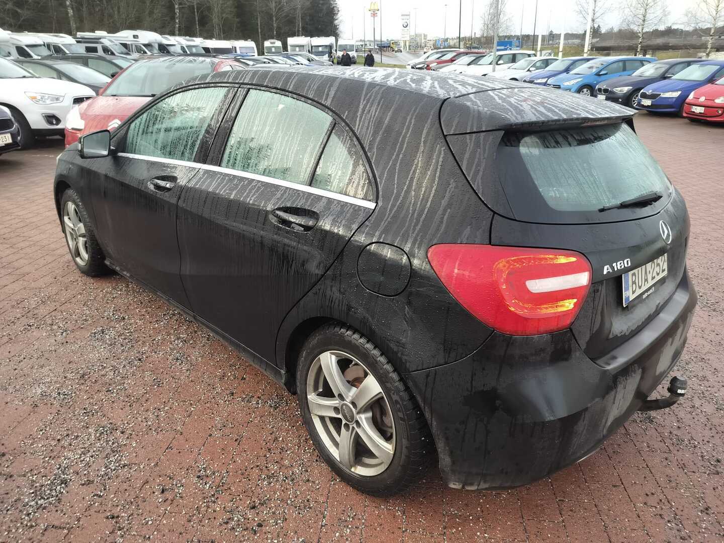 MERCEDES-BENZ A 2015