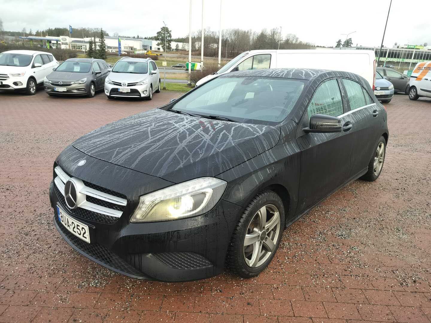 MERCEDES-BENZ A 2015