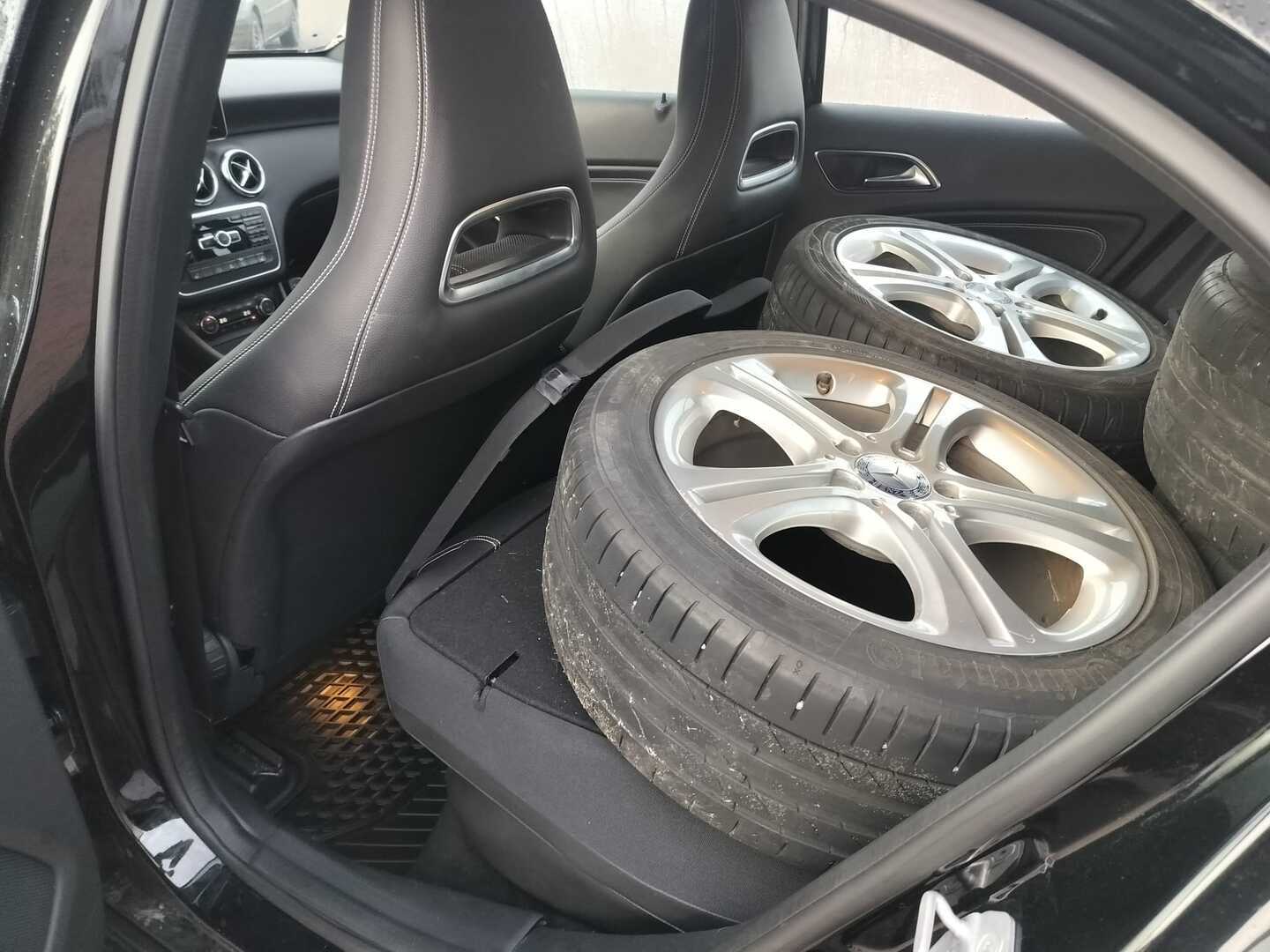 MERCEDES-BENZ A 2015