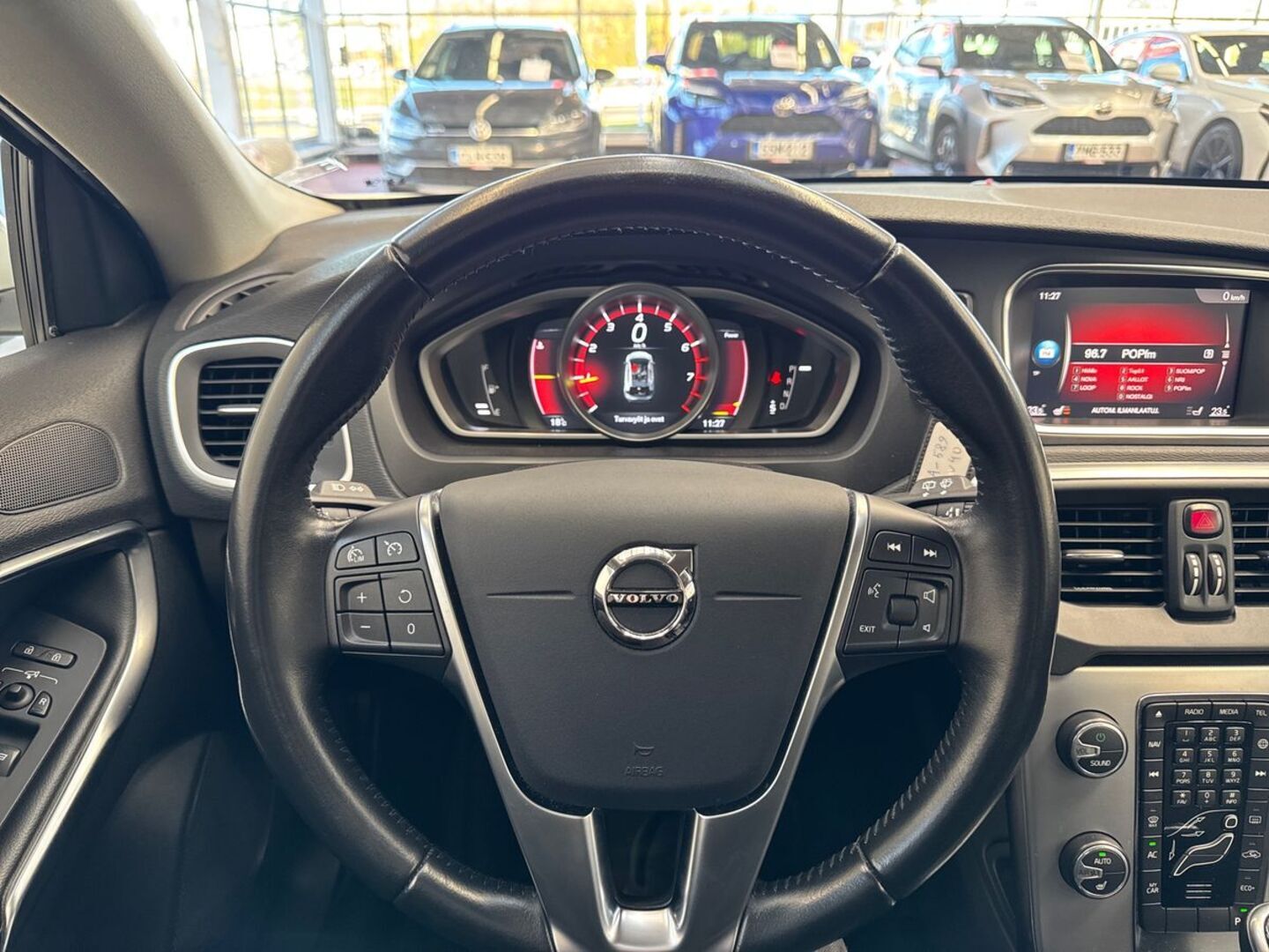 VOLVO V40 2017