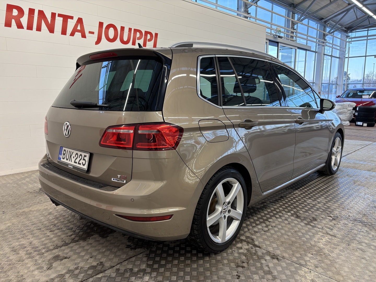 VOLKSWAGEN Golf Sportsvan 2016