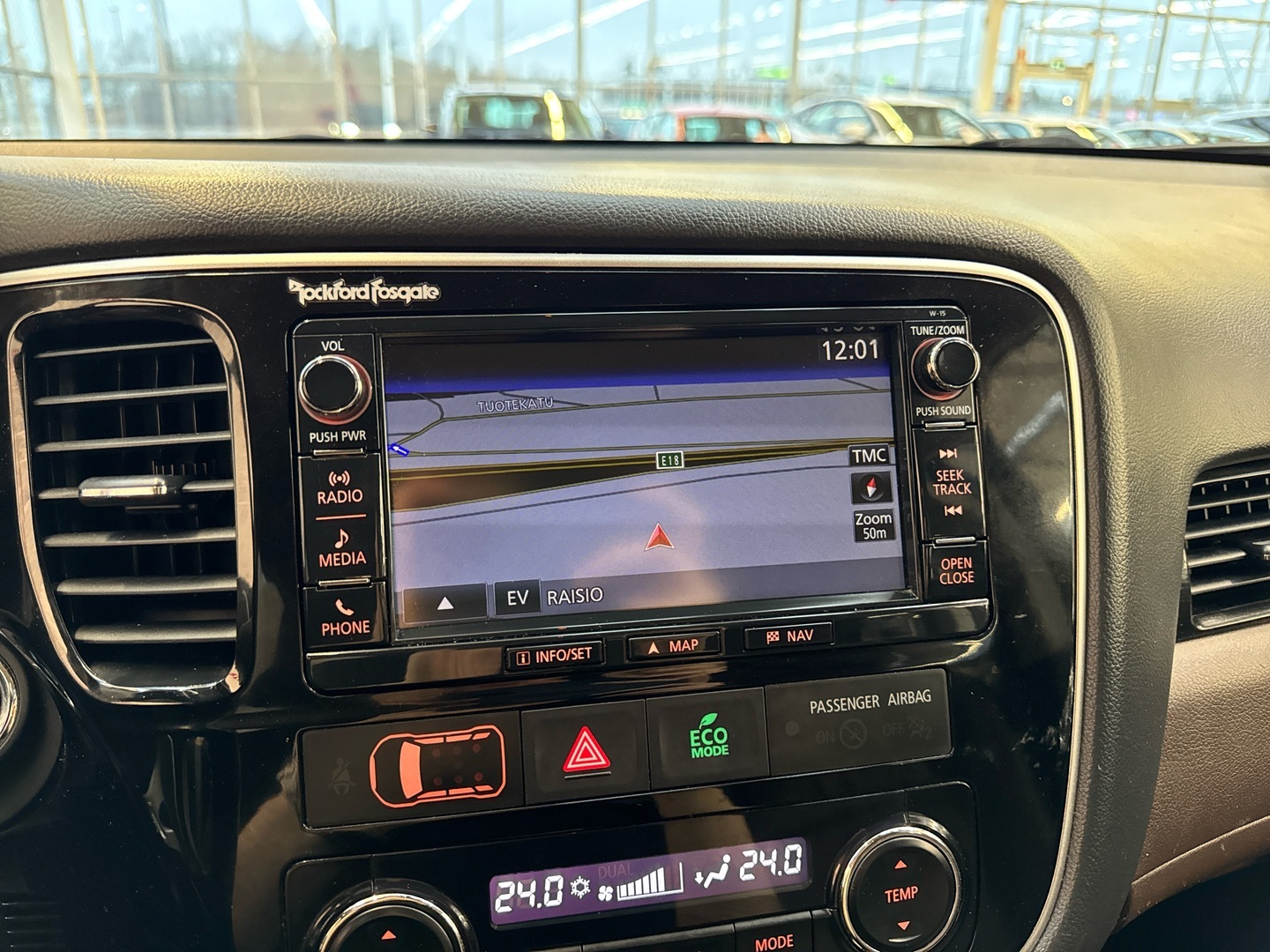 MITSUBISHI Outlander PHEV 2015