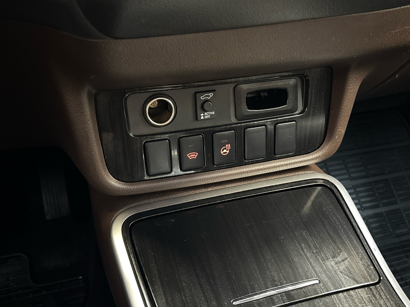 MITSUBISHI Outlander PHEV 2015