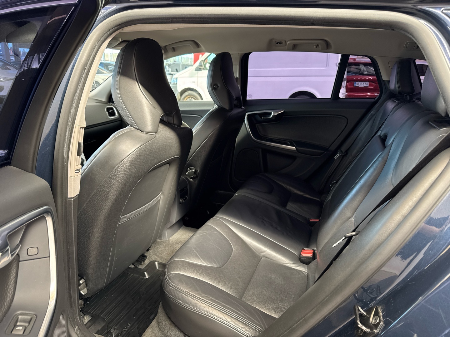 VOLVO V60 2011