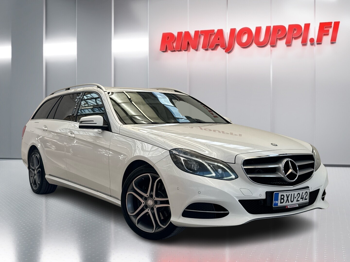 MERCEDES-BENZ E 2015