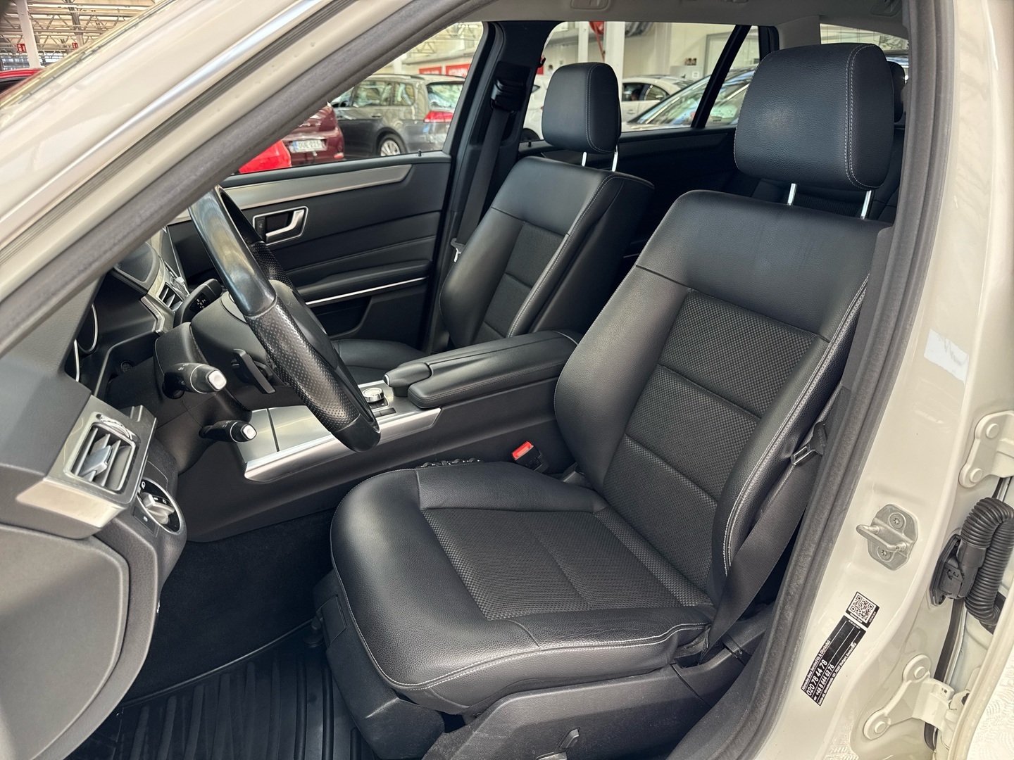 MERCEDES-BENZ E 2015