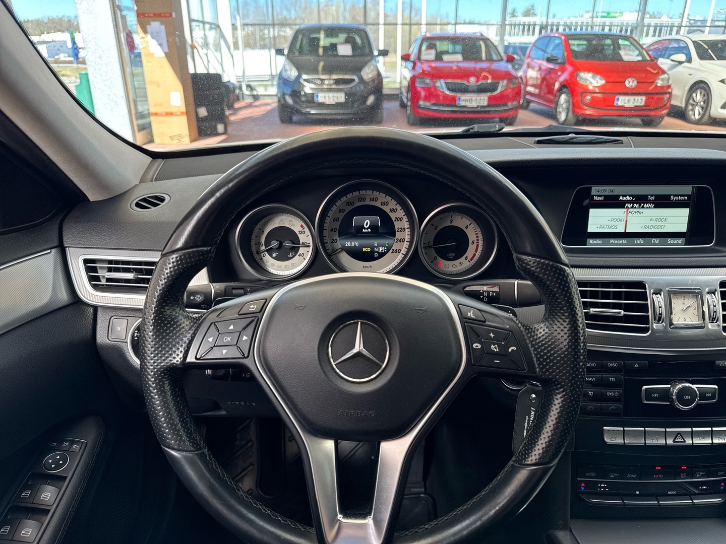 MERCEDES-BENZ E 2015