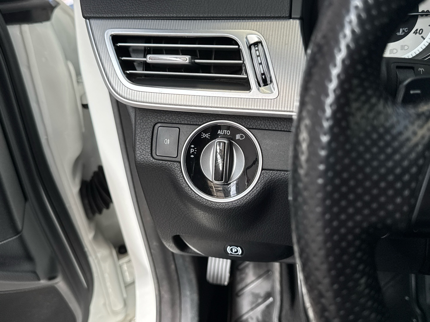 MERCEDES-BENZ E 2015