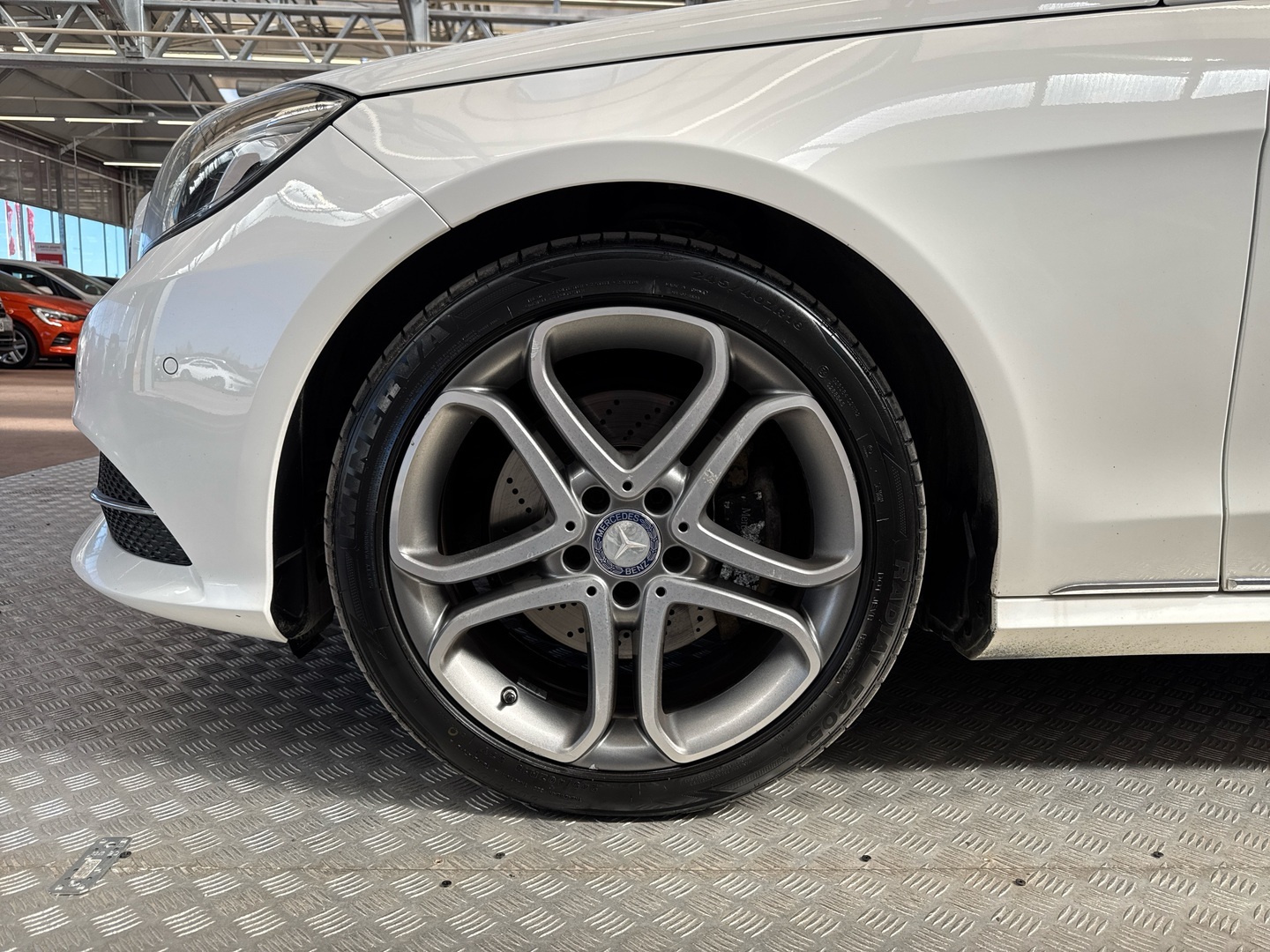 MERCEDES-BENZ E 2015