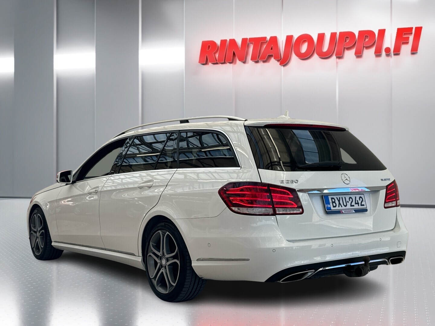 MERCEDES-BENZ E 2015