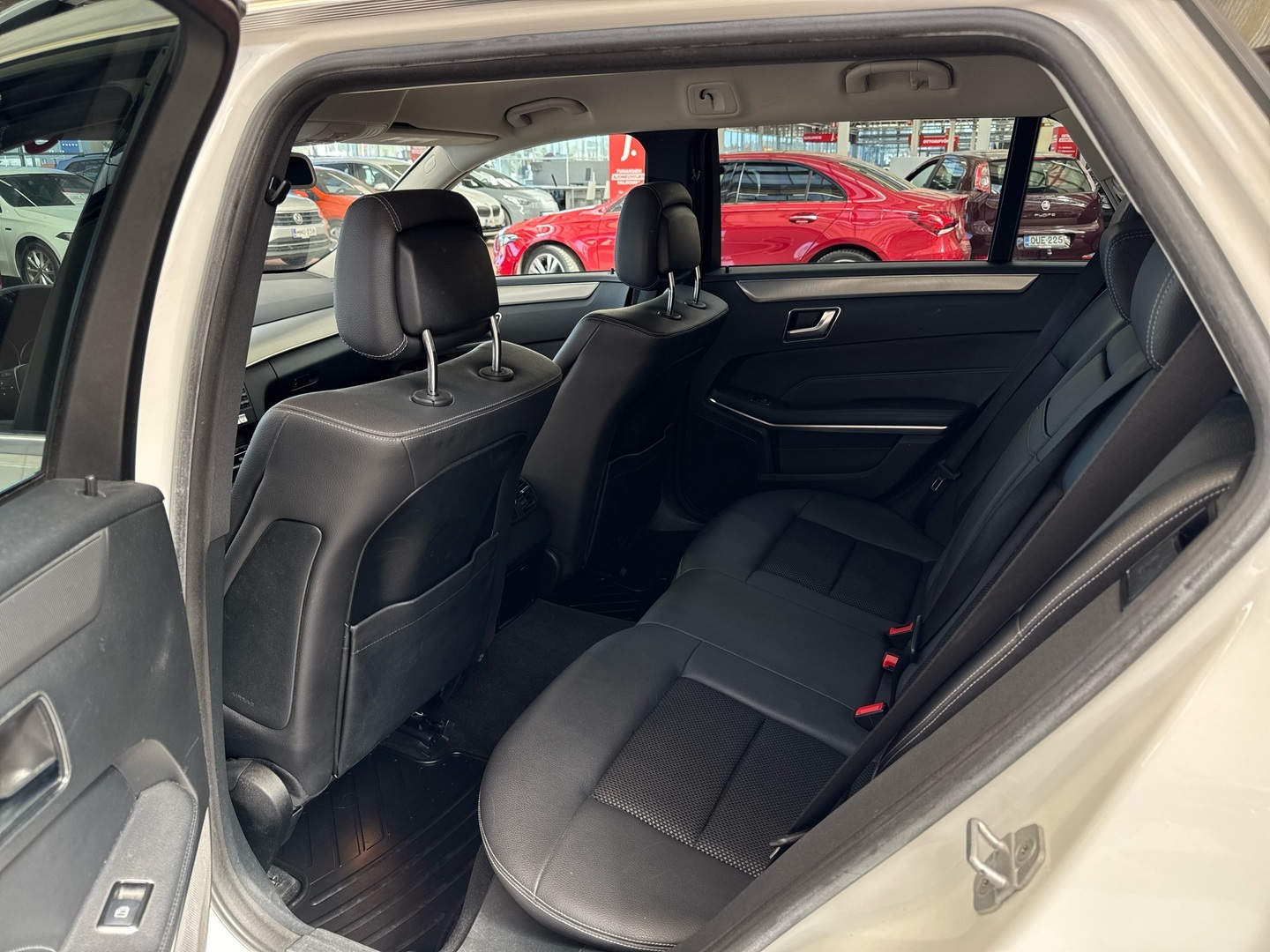 MERCEDES-BENZ E 2015
