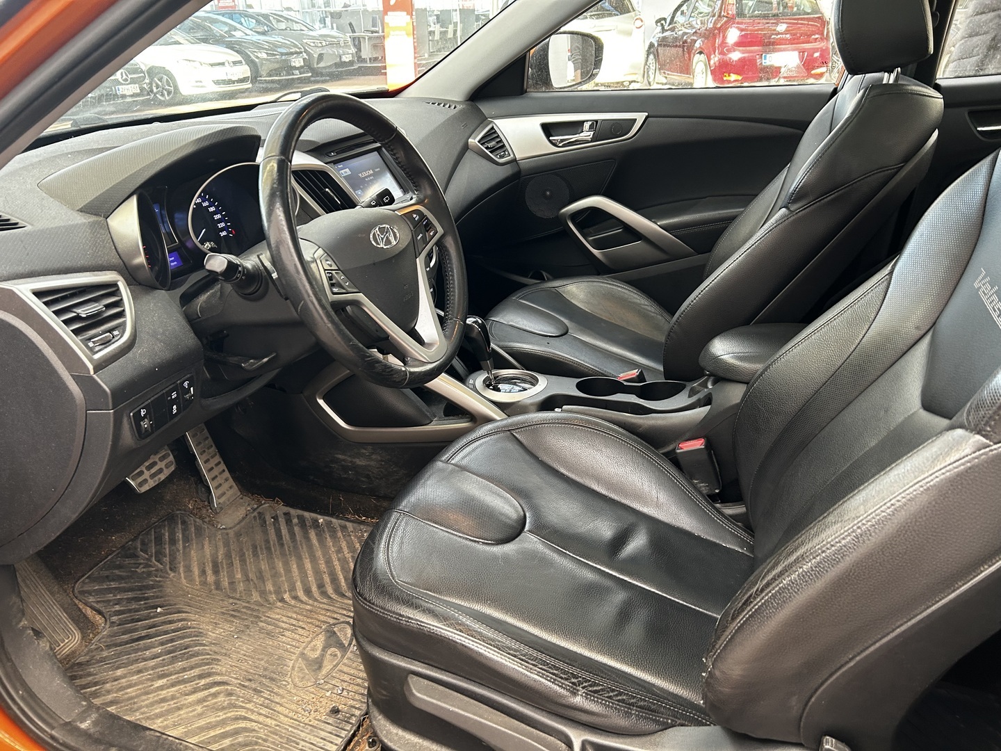 HYUNDAI Veloster 2012