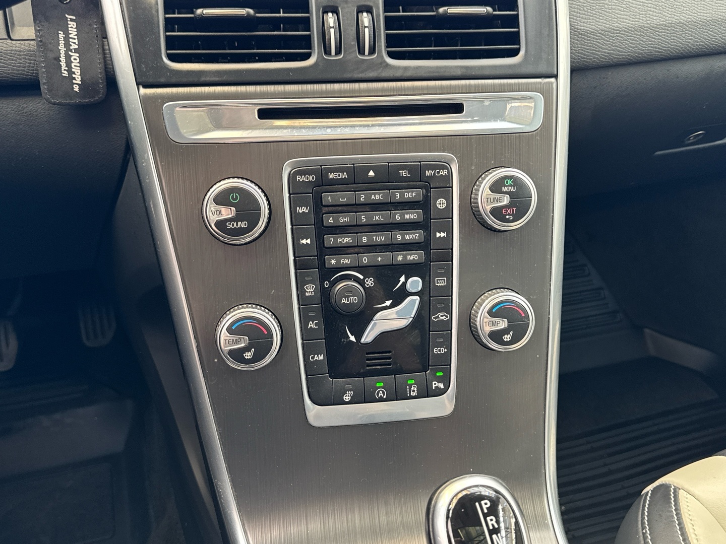 VOLVO XC60 19