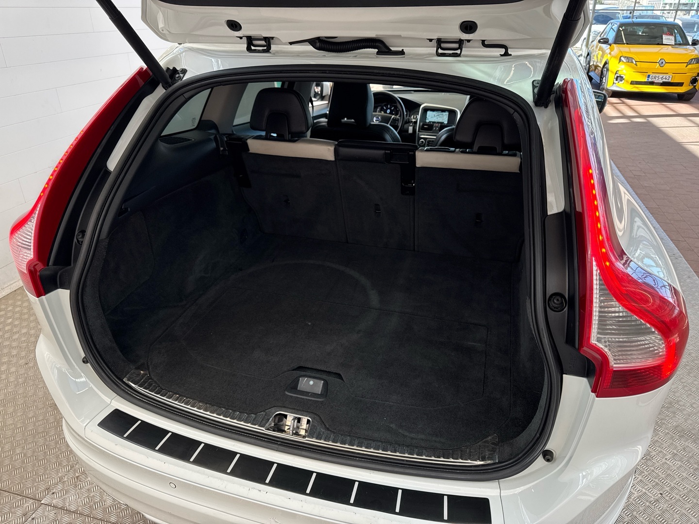 VOLVO XC60 7