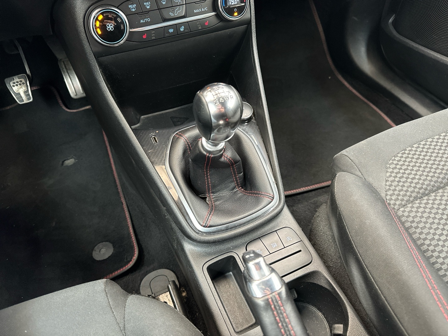 FORD Fiesta Van 2019