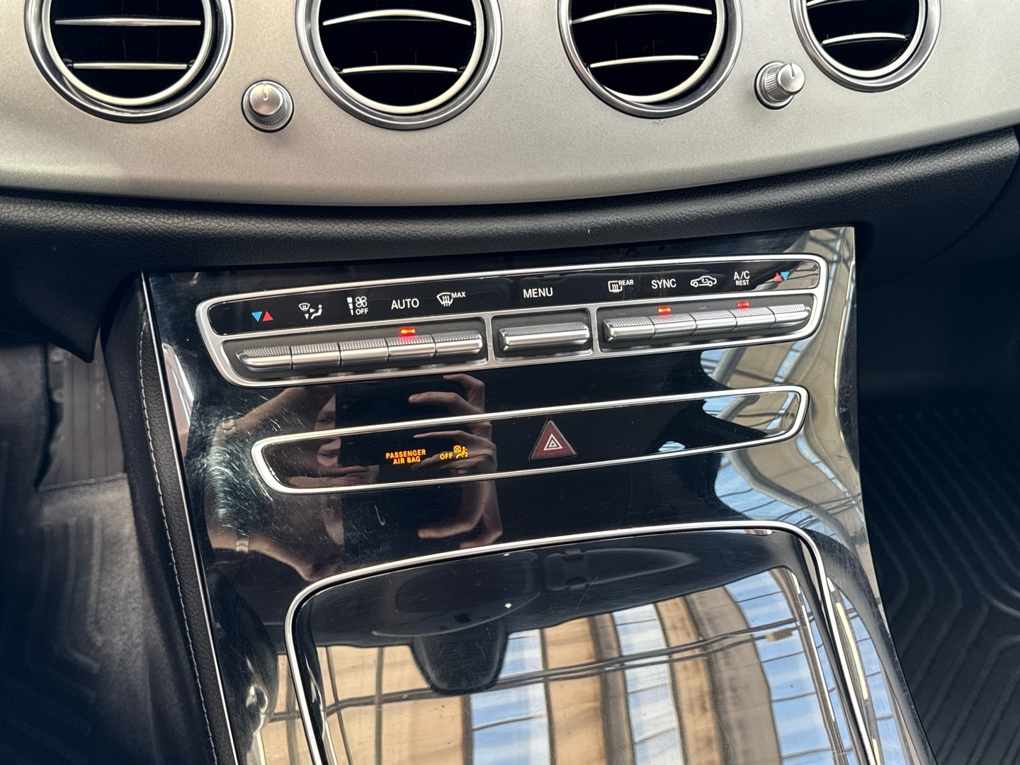 MERCEDES-BENZ E 2019