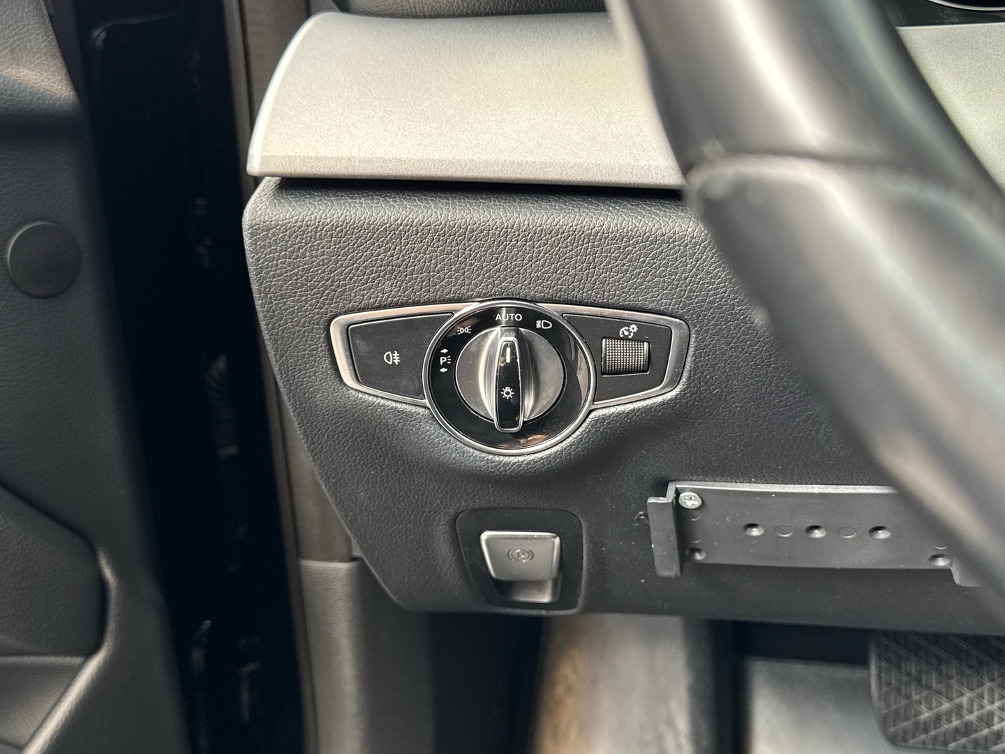 MERCEDES-BENZ E 2019