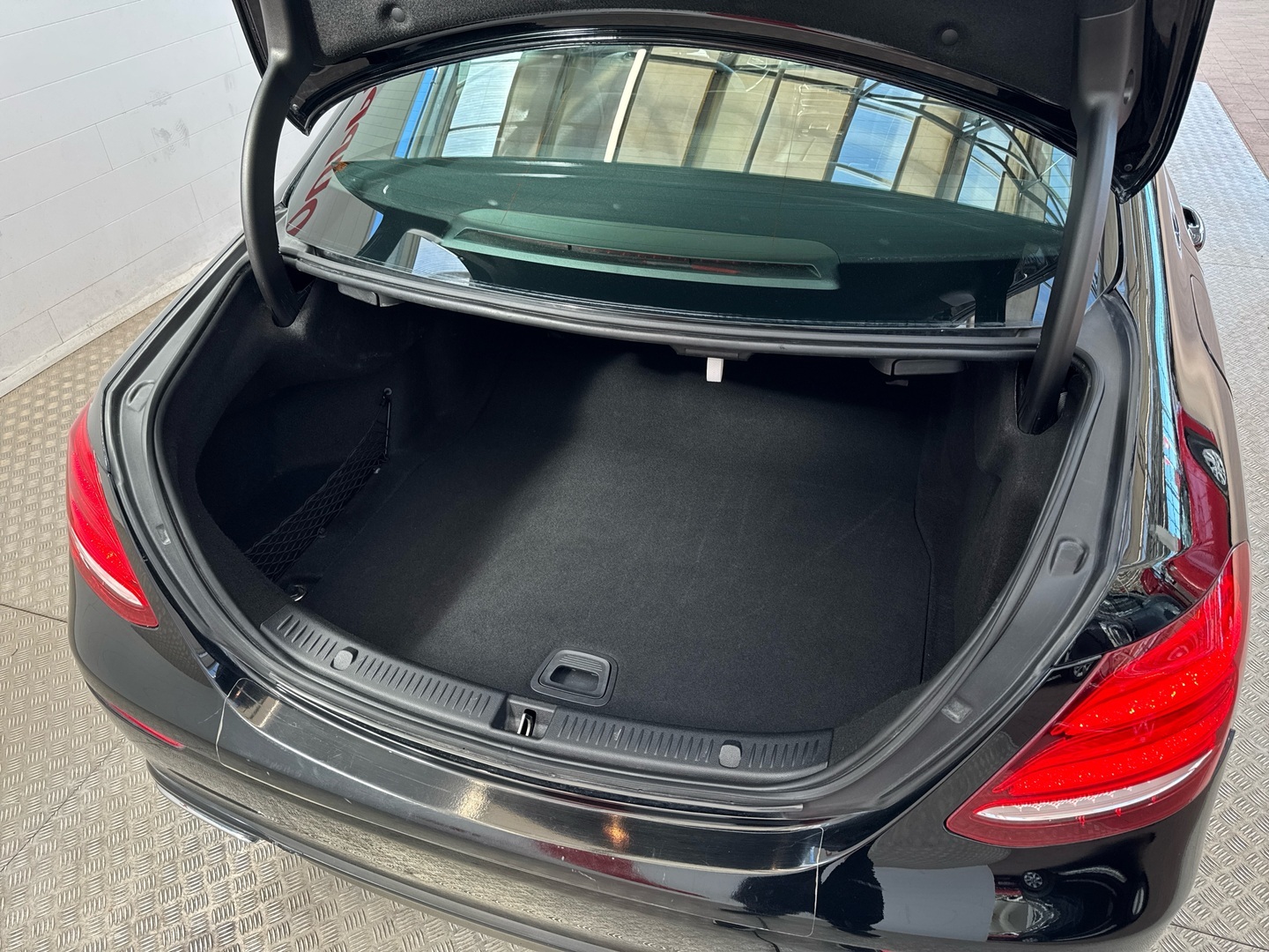 MERCEDES-BENZ E 2019