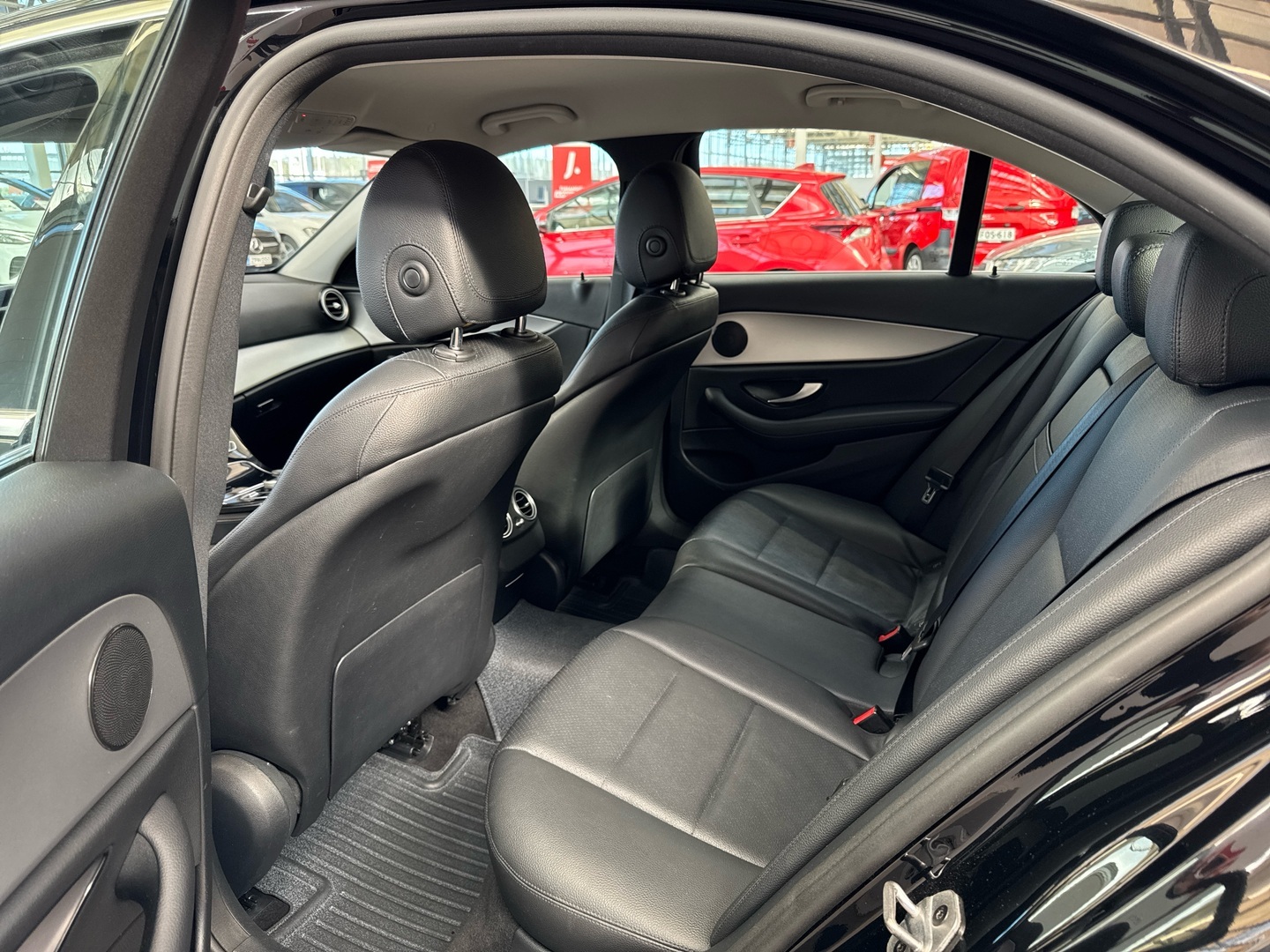 MERCEDES-BENZ E 2019