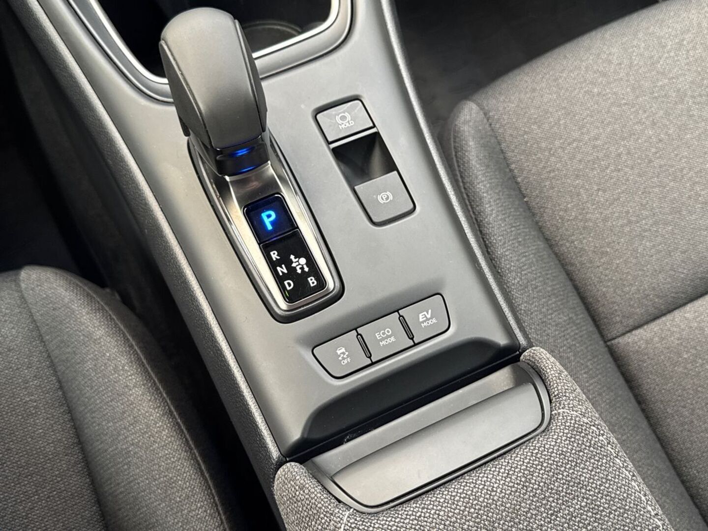 LEXUS LBX 21