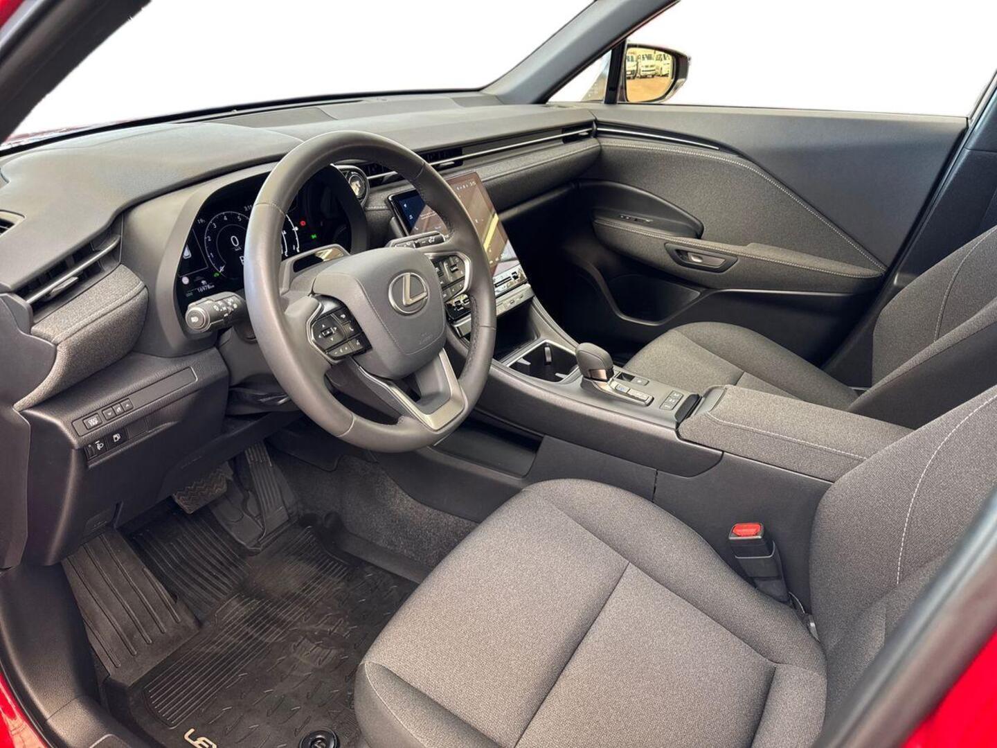LEXUS LBX 7