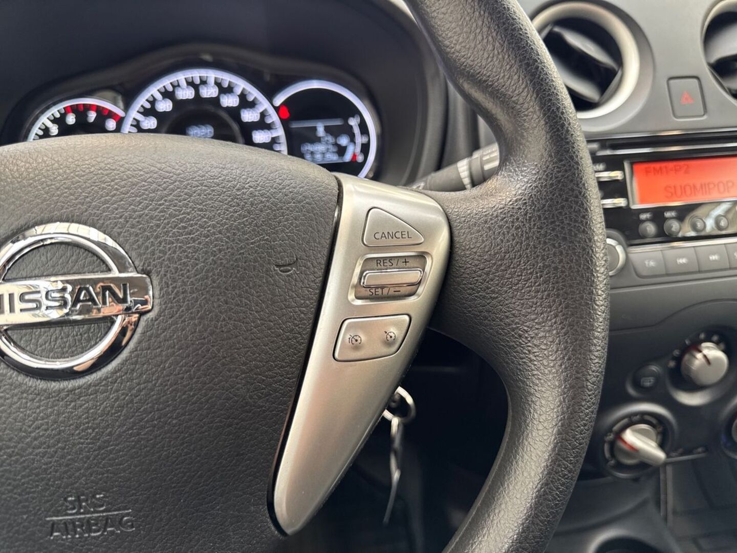 NISSAN Note 2015