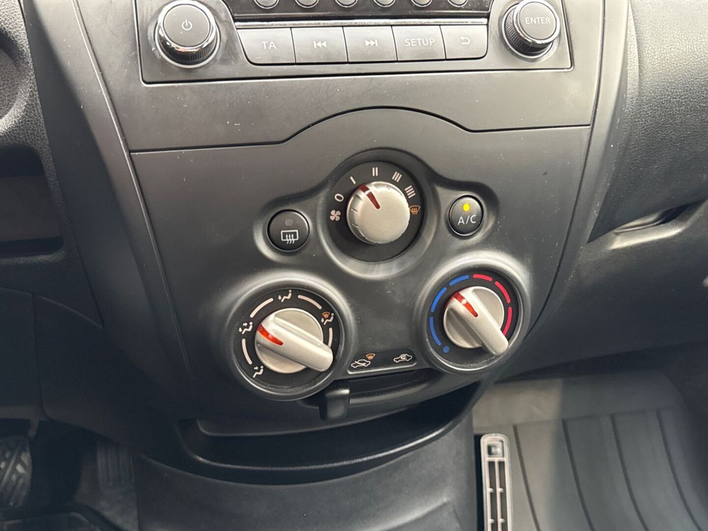 NISSAN Note 2015