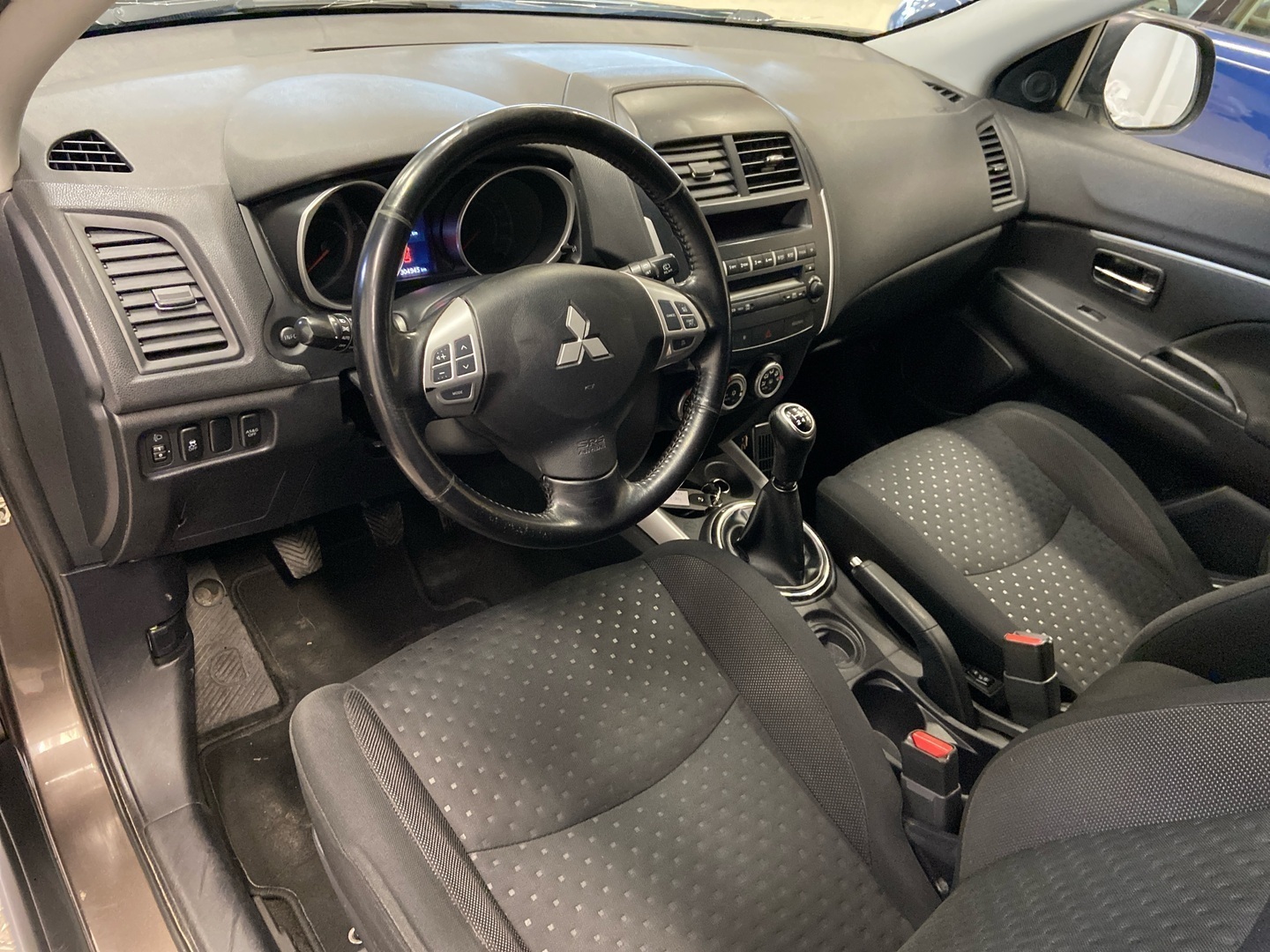 MITSUBISHI ASX 6
