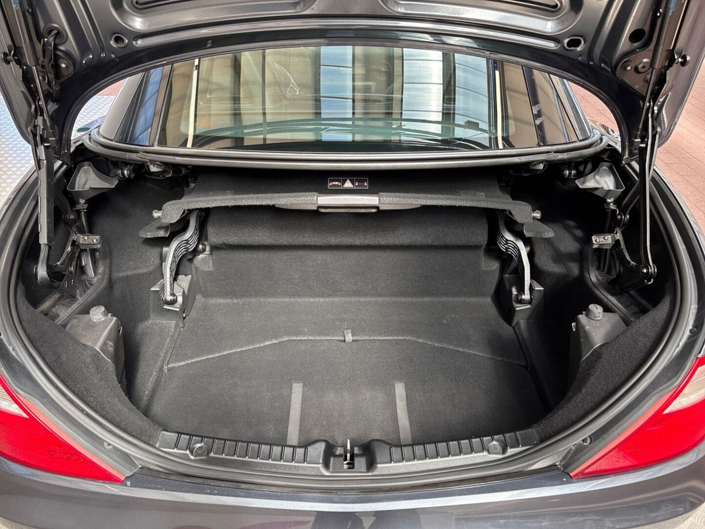 MERCEDES-BENZ SLK 2011