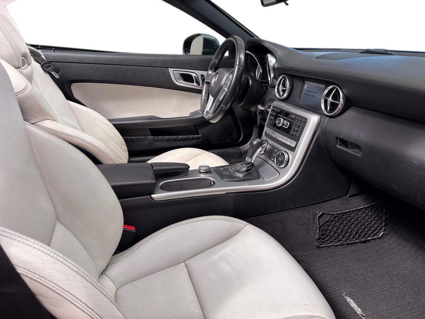 MERCEDES-BENZ SLK 2011