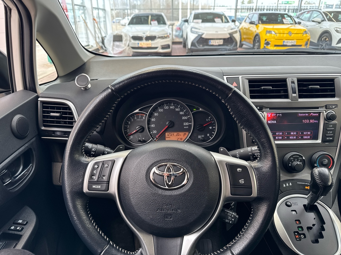 TOYOTA Verso-S 2014