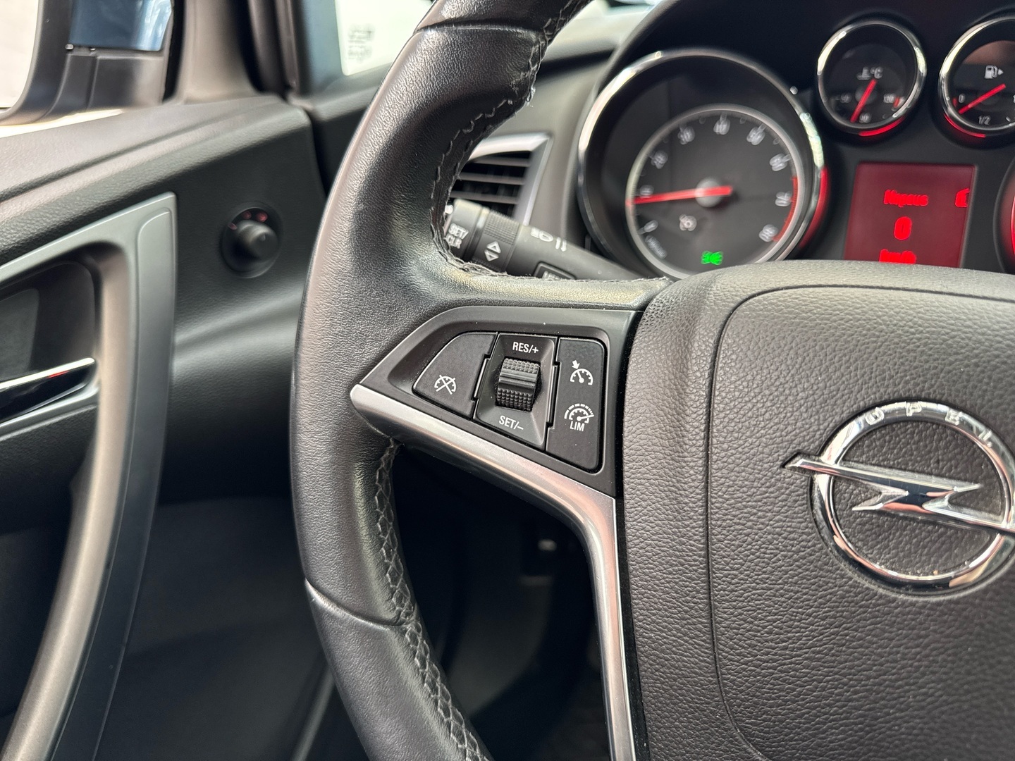 OPEL Astra 2014