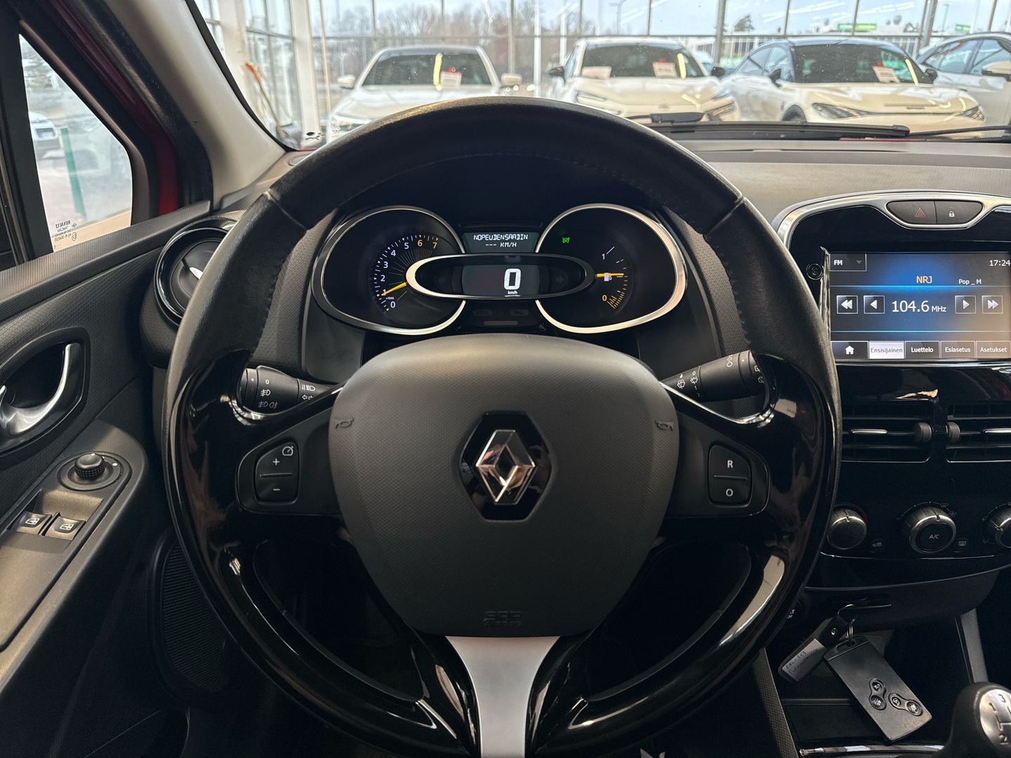 RENAULT Clio 2015