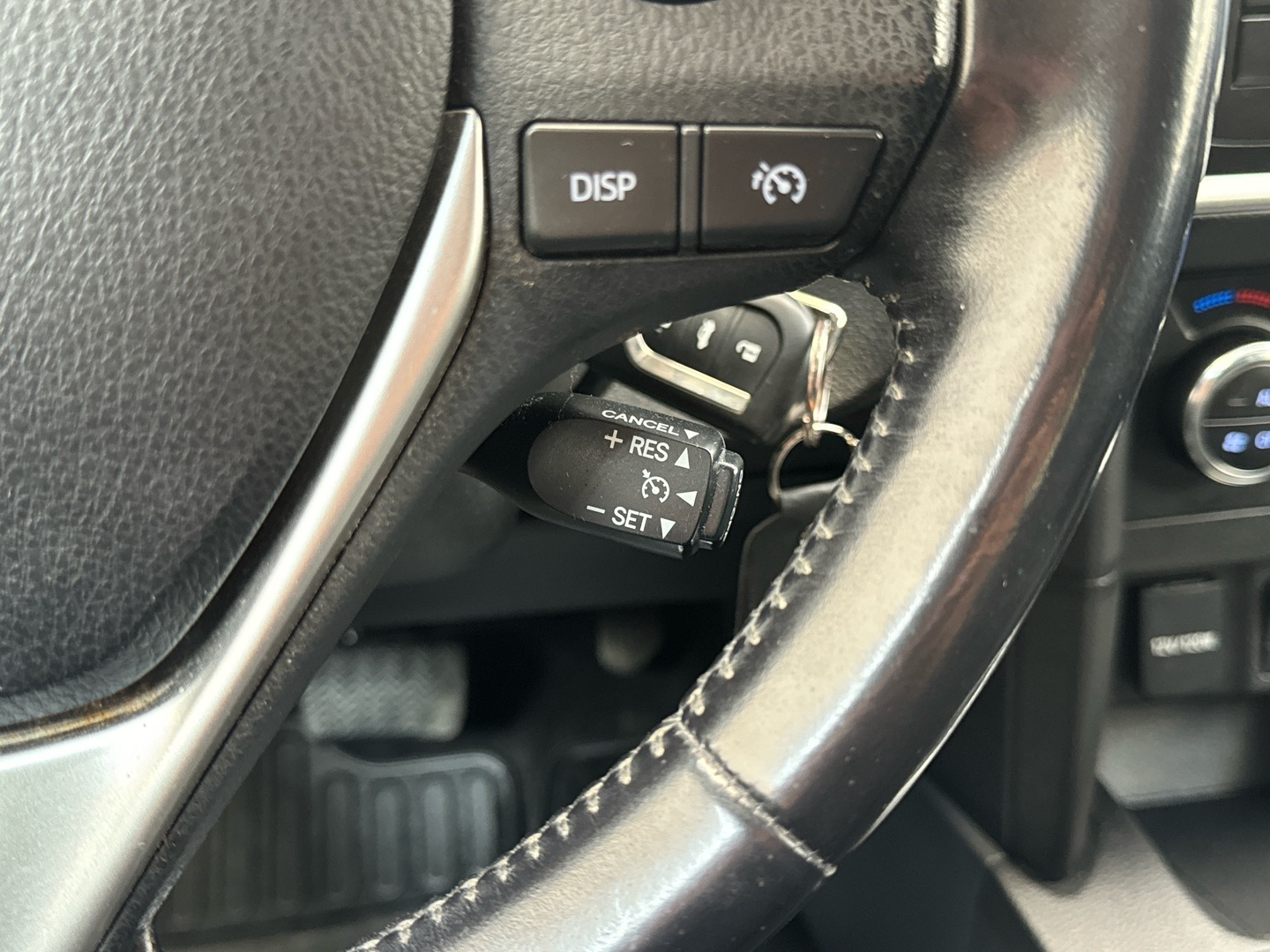 TOYOTA Auris 2015