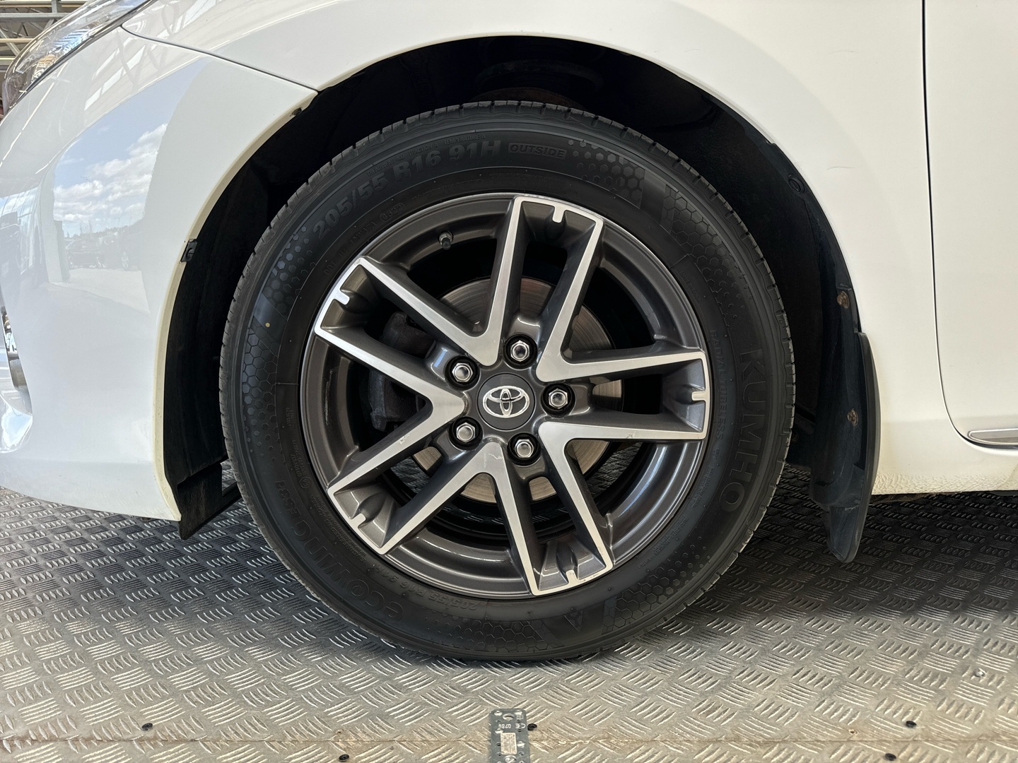 TOYOTA Auris 2015