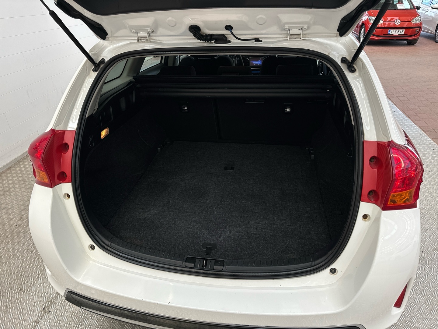 TOYOTA Auris 2015