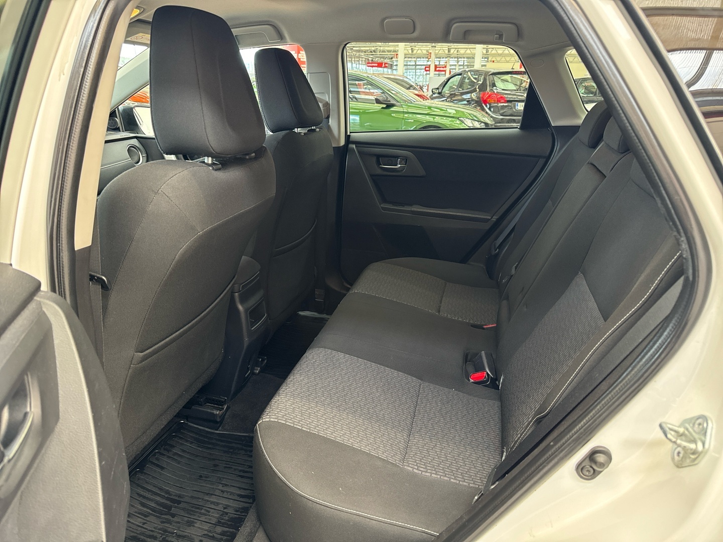 TOYOTA Auris 2015