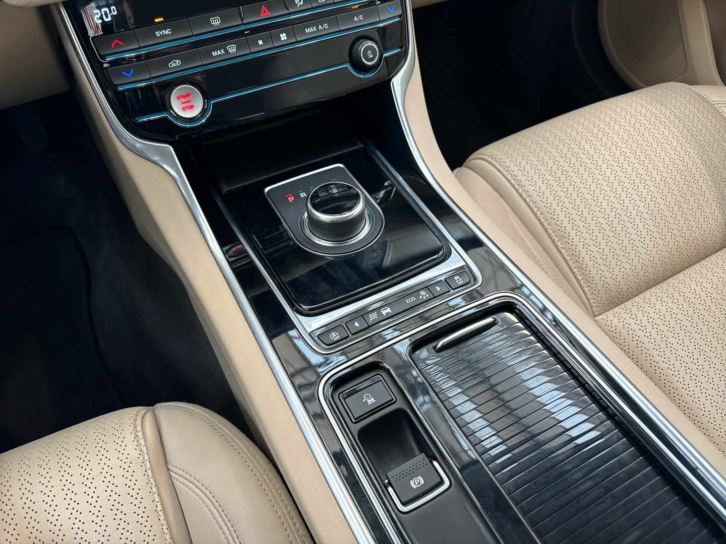 JAGUAR XF 2018