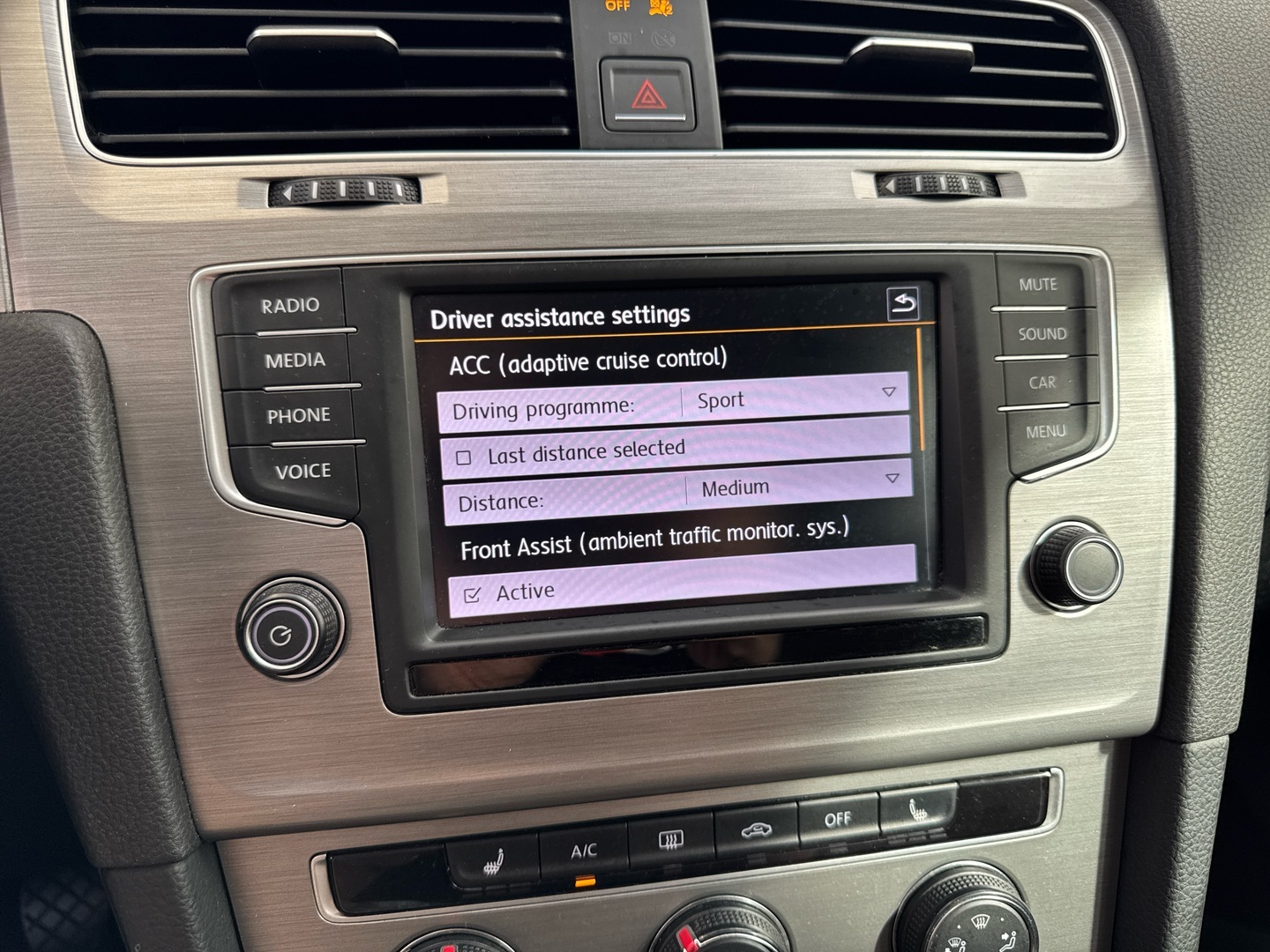 VOLKSWAGEN Golf 2015